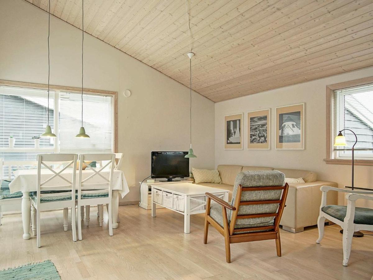 4 Person Holiday Home In Gudhjem Buitenkant foto