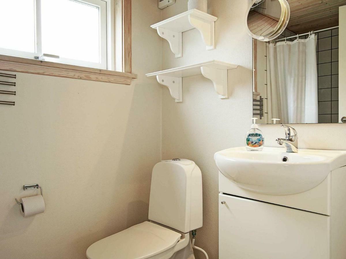 4 Person Holiday Home In Gudhjem Buitenkant foto